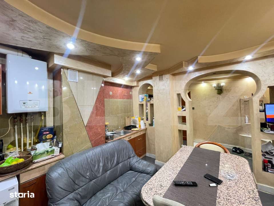 Apartament etaj 2,decomandat 85 mp,zona Liceul Energetic - Imagine principală: 2/5