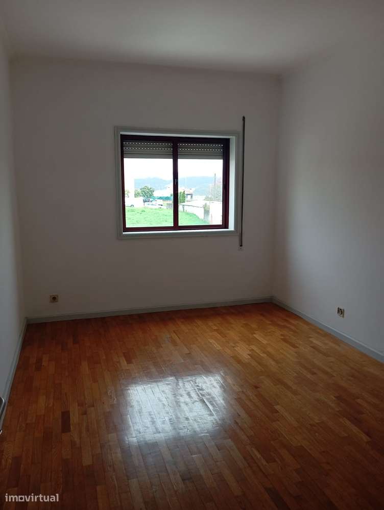 Magnífico apartamento T2 em S. João da Madeira-18