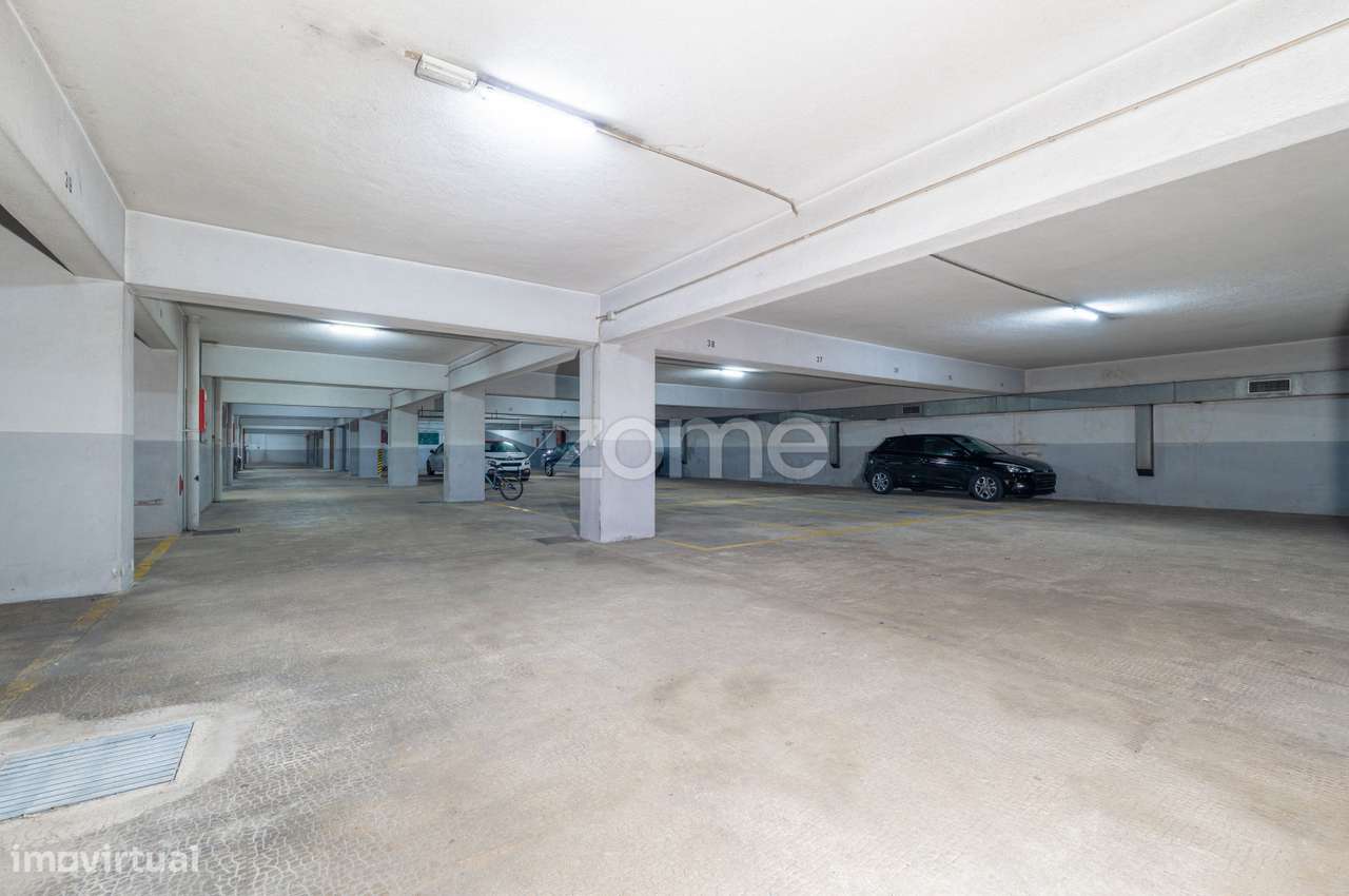 Apartamento T4 em Oeiras com vista mar-24