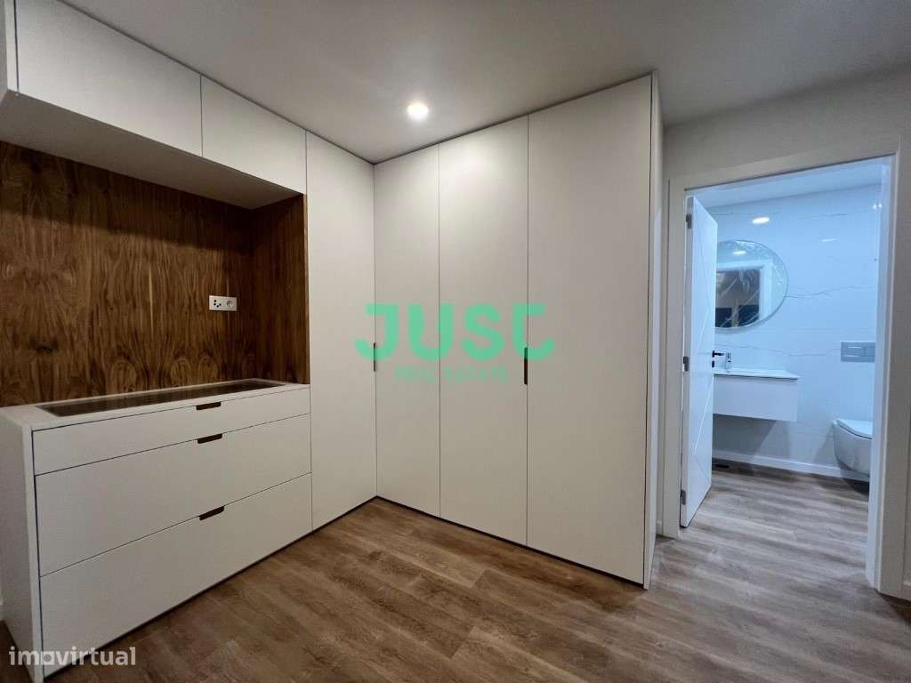 Moradia térrea, T3 + 1 com 2 suítes em Pinhal General - Fernão Ferro.-13