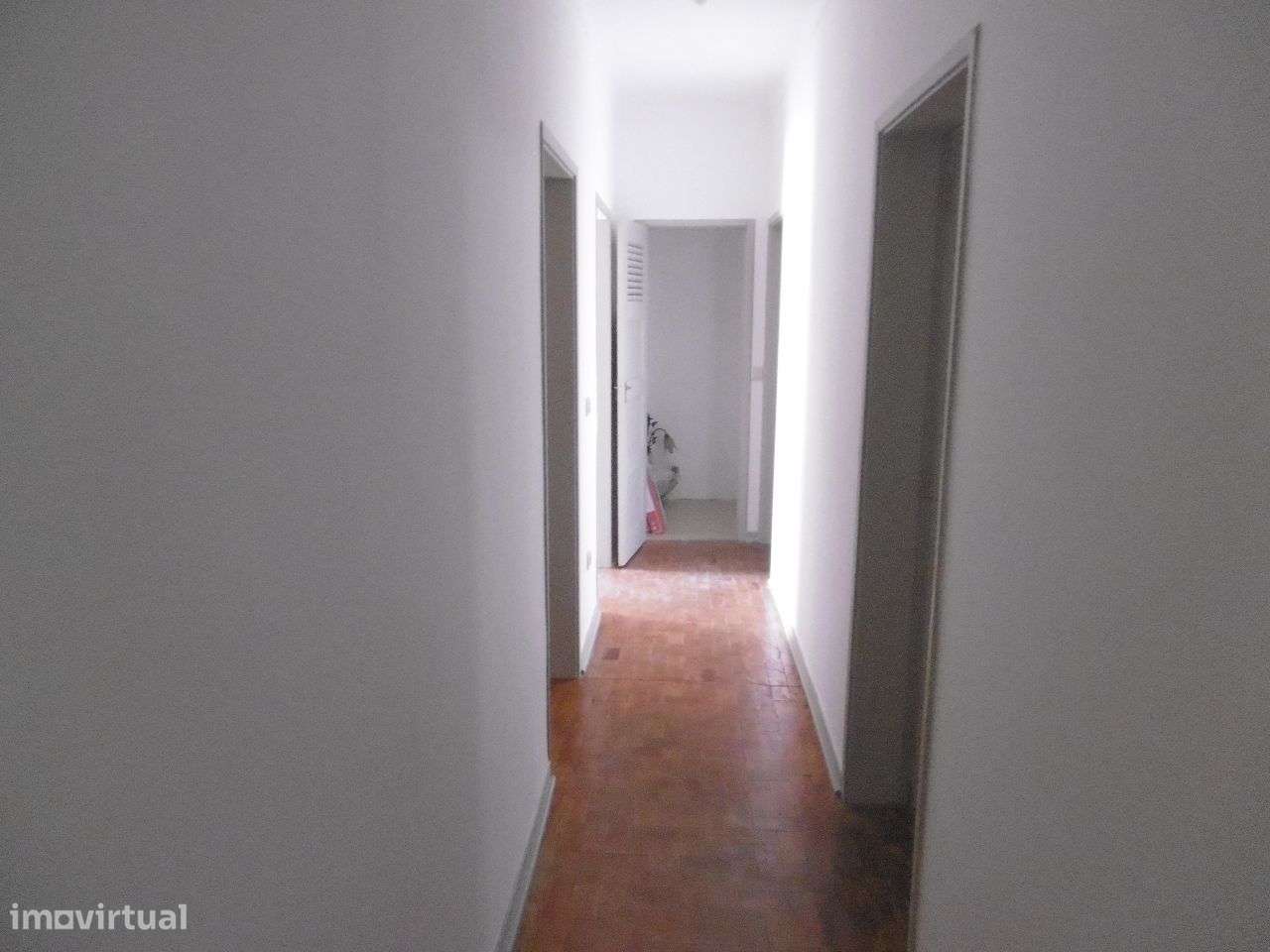 T3 renovado perto da estação da CP - Grande imagem: 4/17