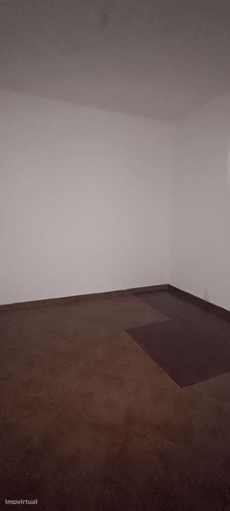 Moradia V5 com logradouro e 10 boxes para cavalos-28