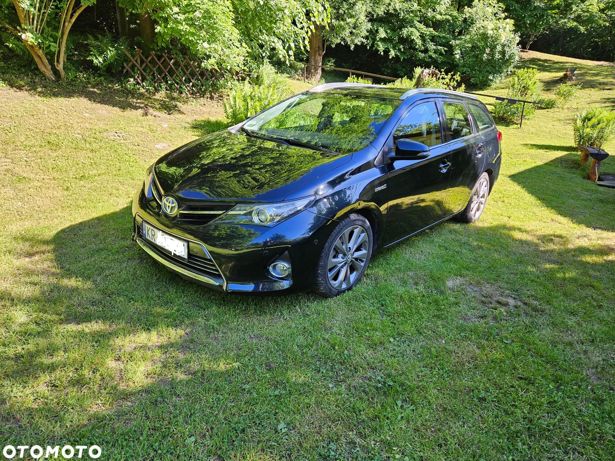 Toyota Auris 1.8 Hybrid Executive - 1