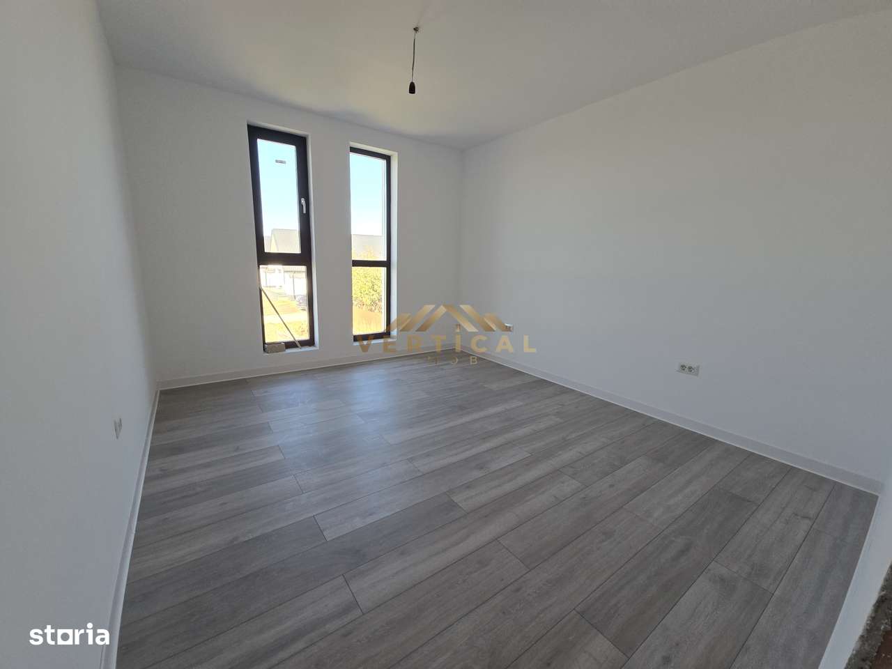 De vanzare! Vila cu un teren superb in comuna Berceni - Imagine principală: 5/7