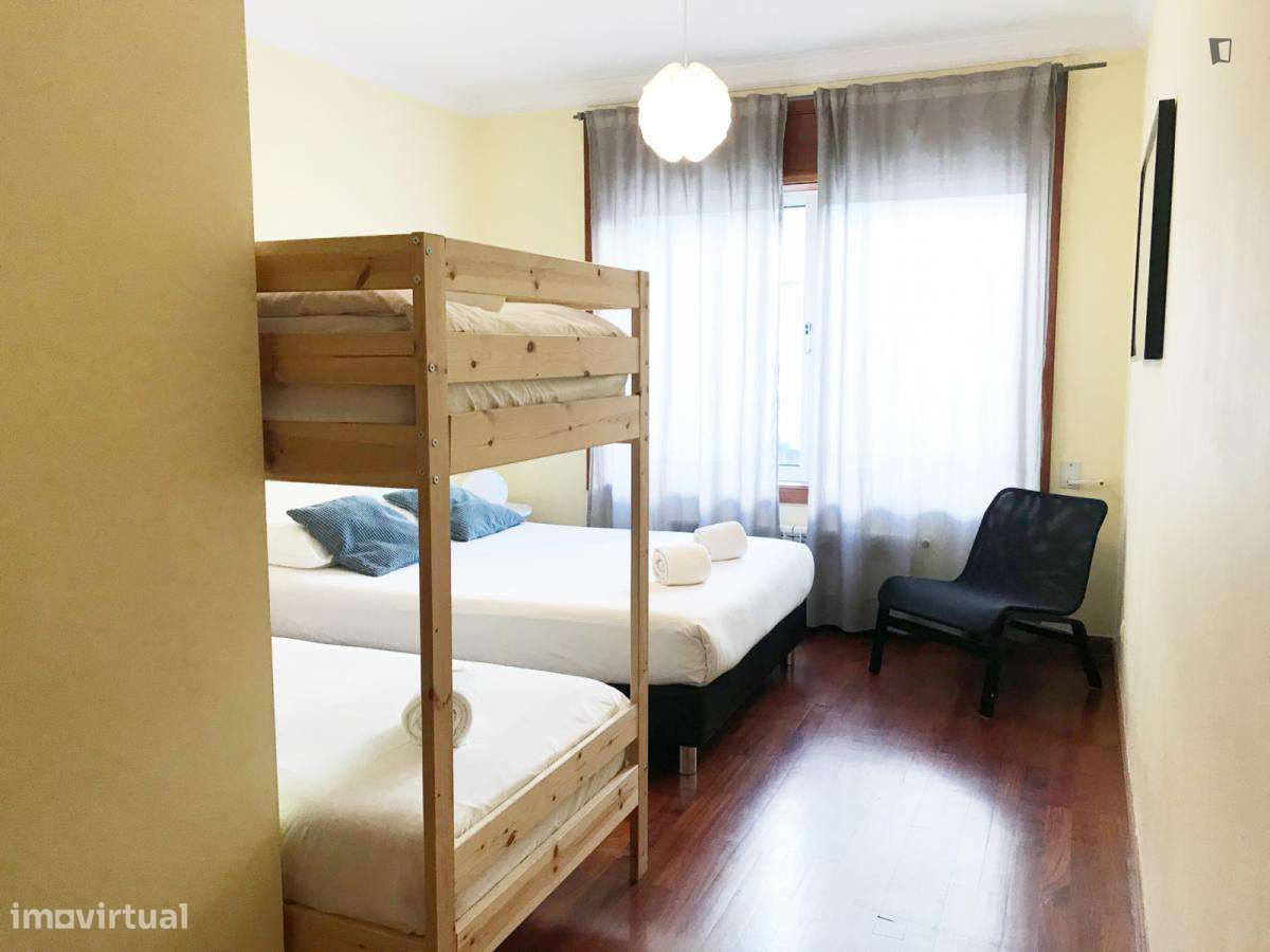 Apartamento com 3 quartos - localizado em Cedofeita Porto - Grande imagem: 2/14