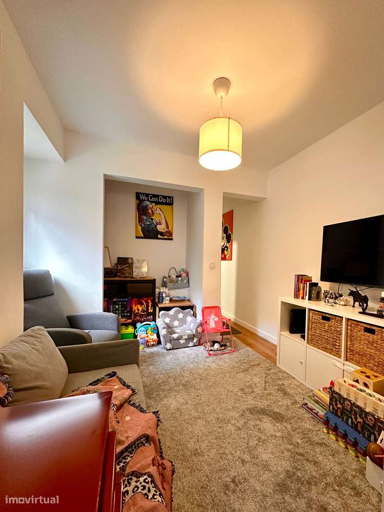 Apartamento T2+1 com pátio privativo no centro de Alverca do Ribatejo-16