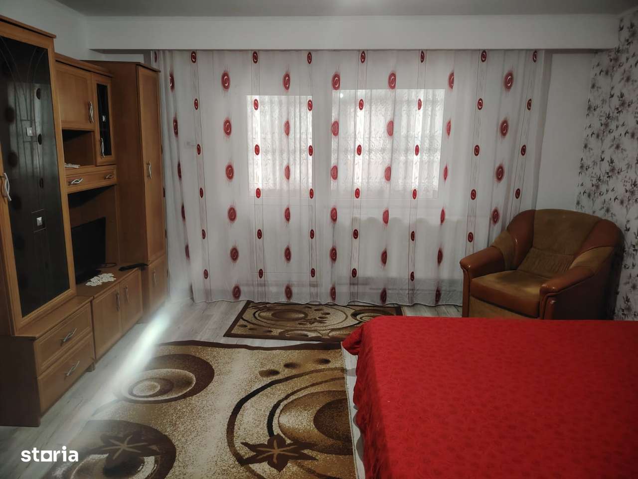 Vând garsoniera Mioveni-Robea, etaj 3,mobilată, 43mp-6