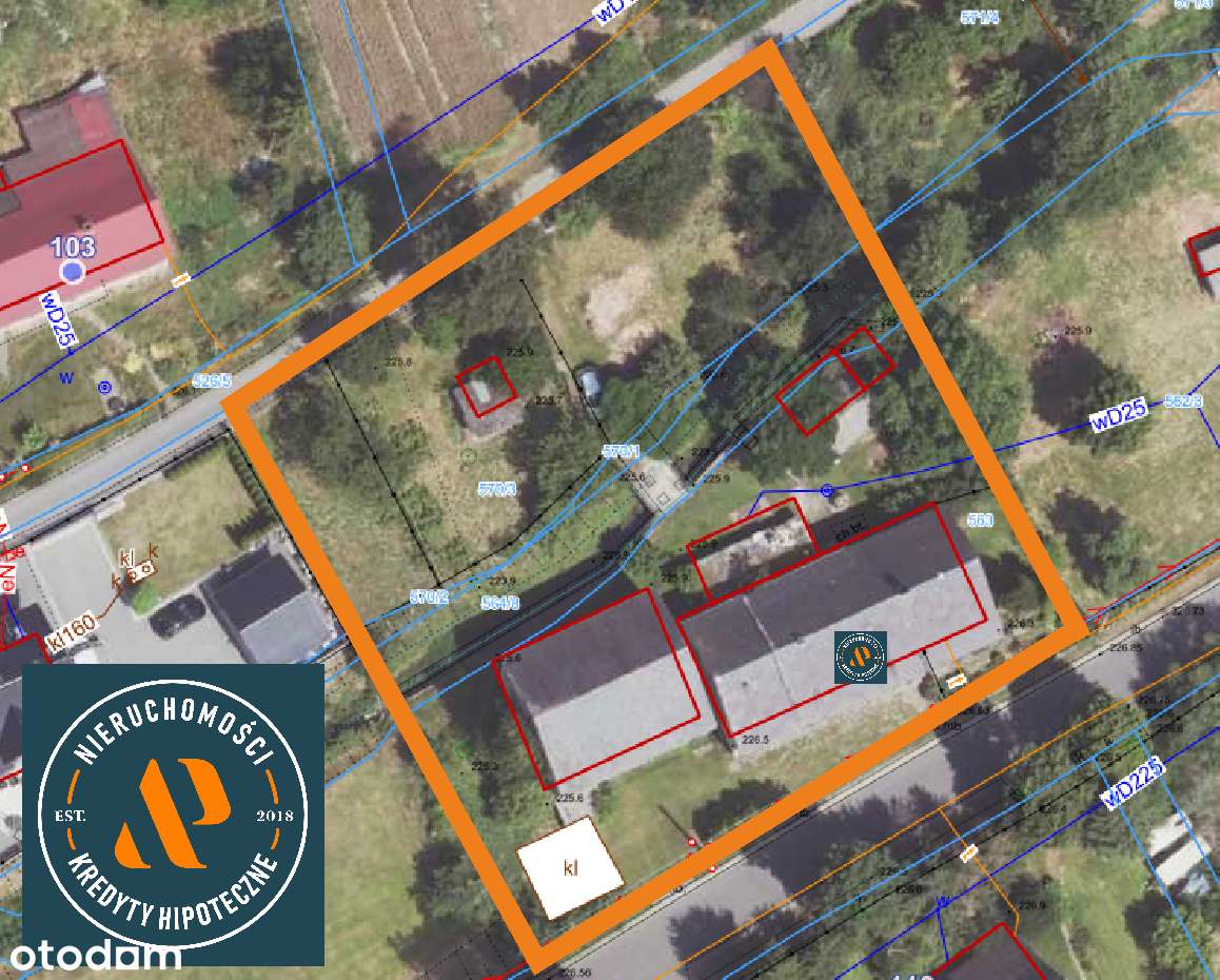 Dom z garażem i poddaszem w spokojnej okolicy-2