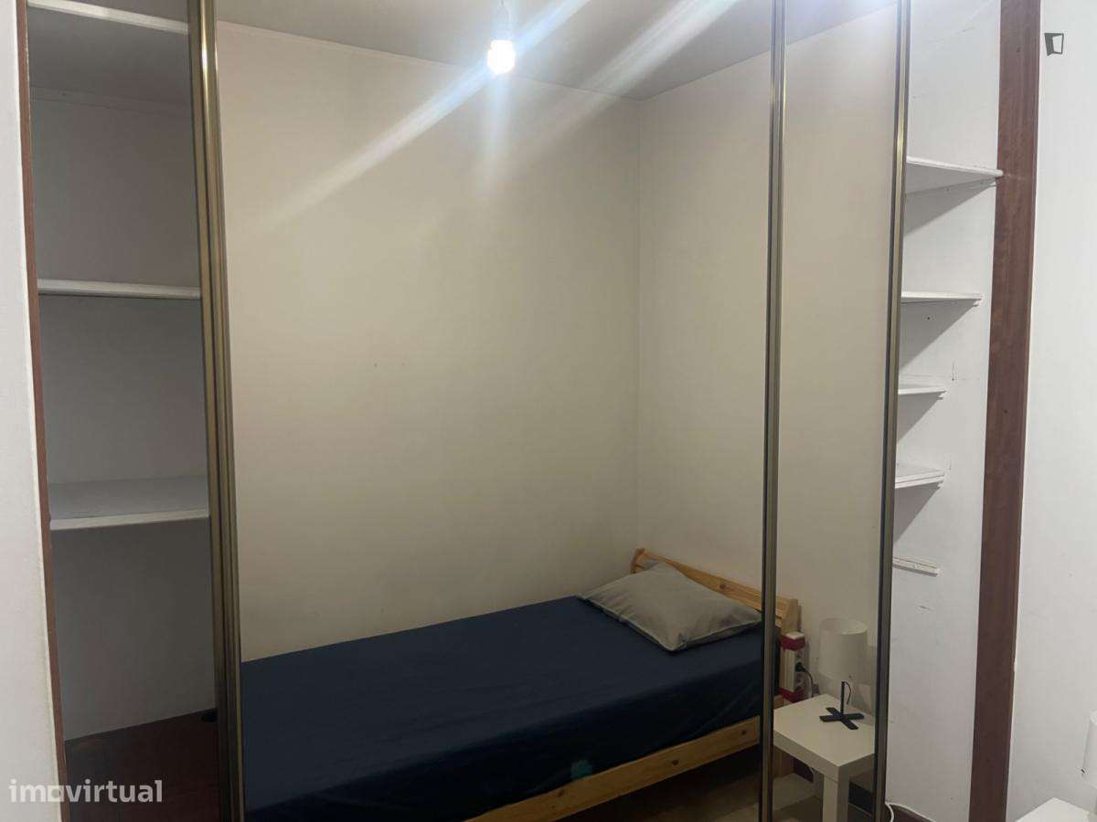 Quarto - localizado em Moreira Porto - Grande imagem: 4/10