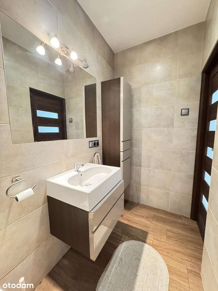 Przestronny dom z użytkowym poddaszem i garażem-10