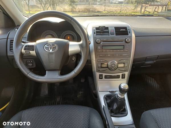 Toyota Corolla 2.0 D-4D Premium - 4