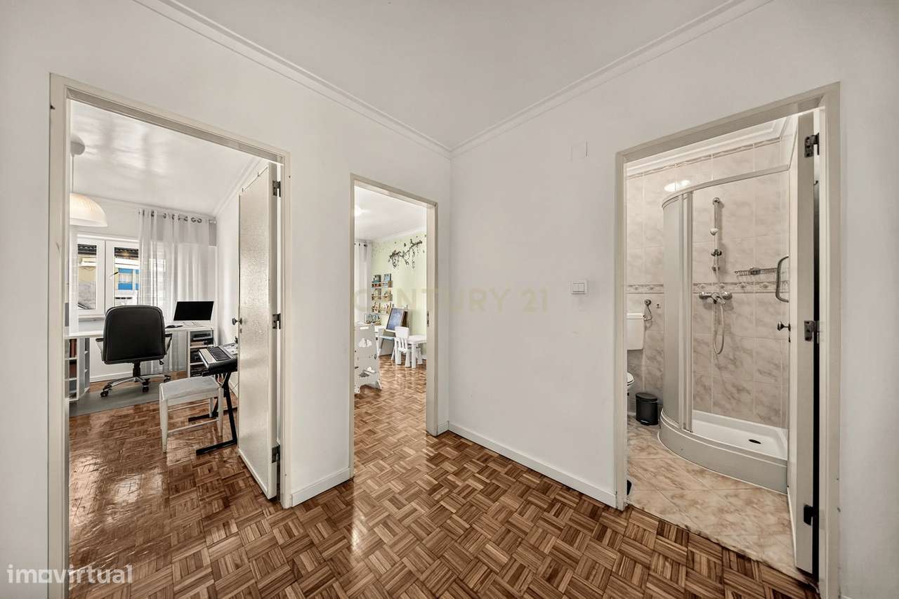 Apartamento T3 com Excelente Localização | Espaço | Luz | Centralidade-20