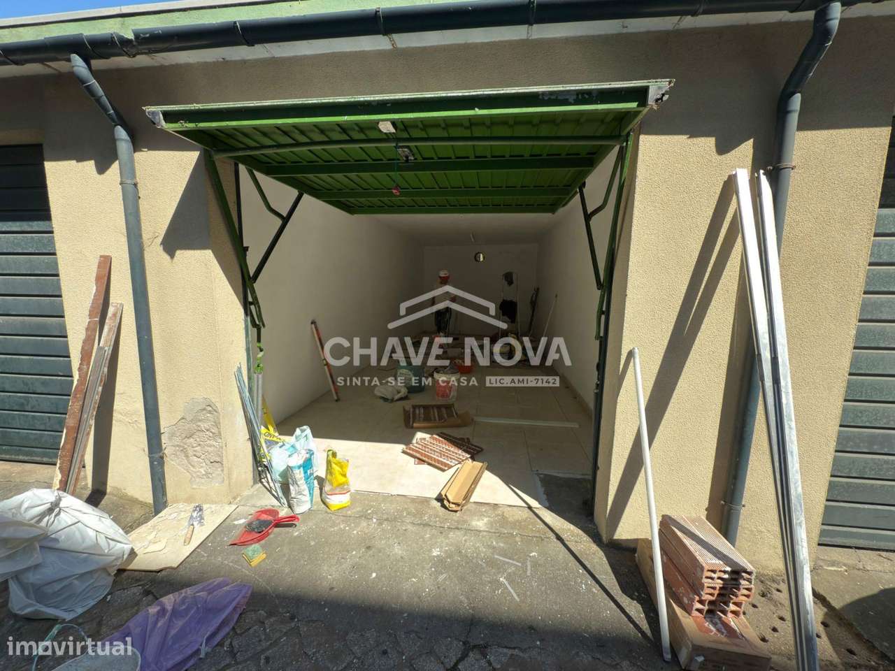 Apartamento T2+1 Renovado c/ Garagem Box em Valadares-17