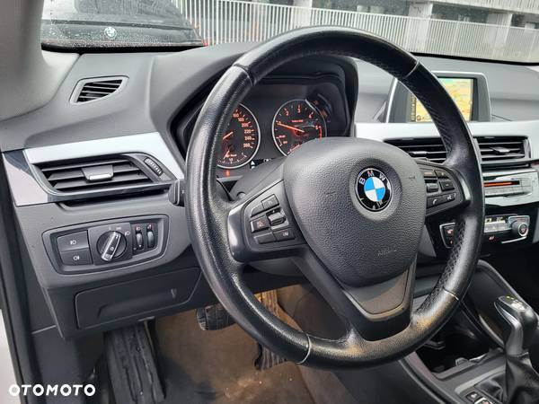 BMW X1 xDrive20d Sport Line - 6