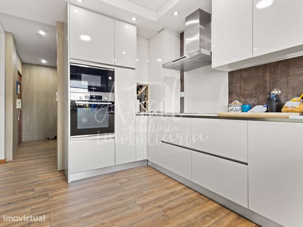 Duplex T5 no centro de Ponte de Lima com terraço panorâmico e 2 gar...-18