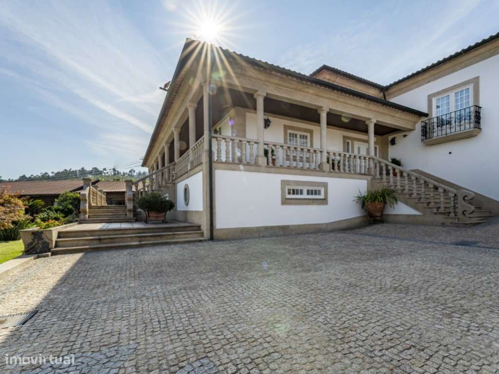 Moradia com piscina e amplo jardim, em Nevogilde - Lousada. - Grande imagem: 4/54