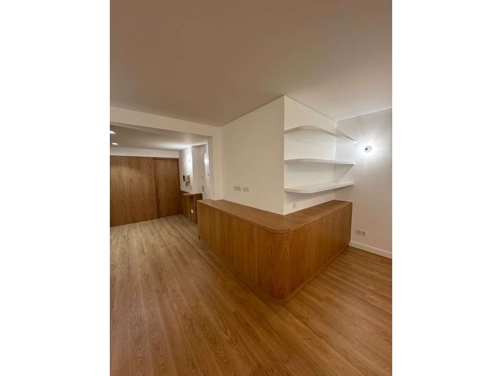 Moradia T3 com Garagem e Suite a venda na Maçã Sesimbra-13