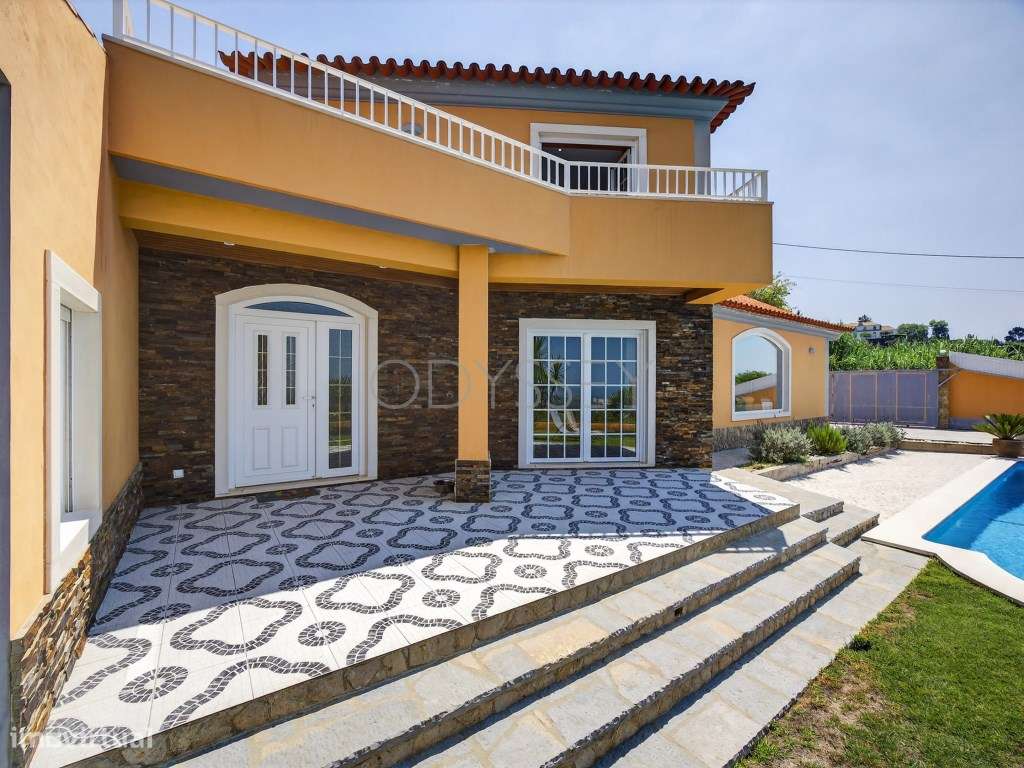 Villa T3 com piscina e vistas panorâmicas aninhada na aldeia histór...-6