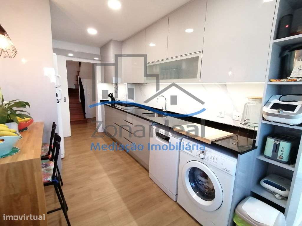 Apartamento T3 Duplex com parqueamento 2 carros - Alenquer - Grande imagem: 5/36