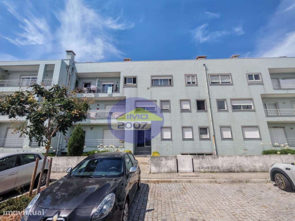 Apartamento T2 com terraço em Canelas-30