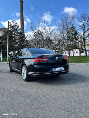 Volkswagen Passat 2.0 TDI DSG Highline - 4