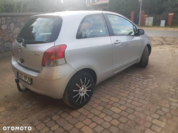 Toyota Yaris 1.33 VVT-i Executive - 5