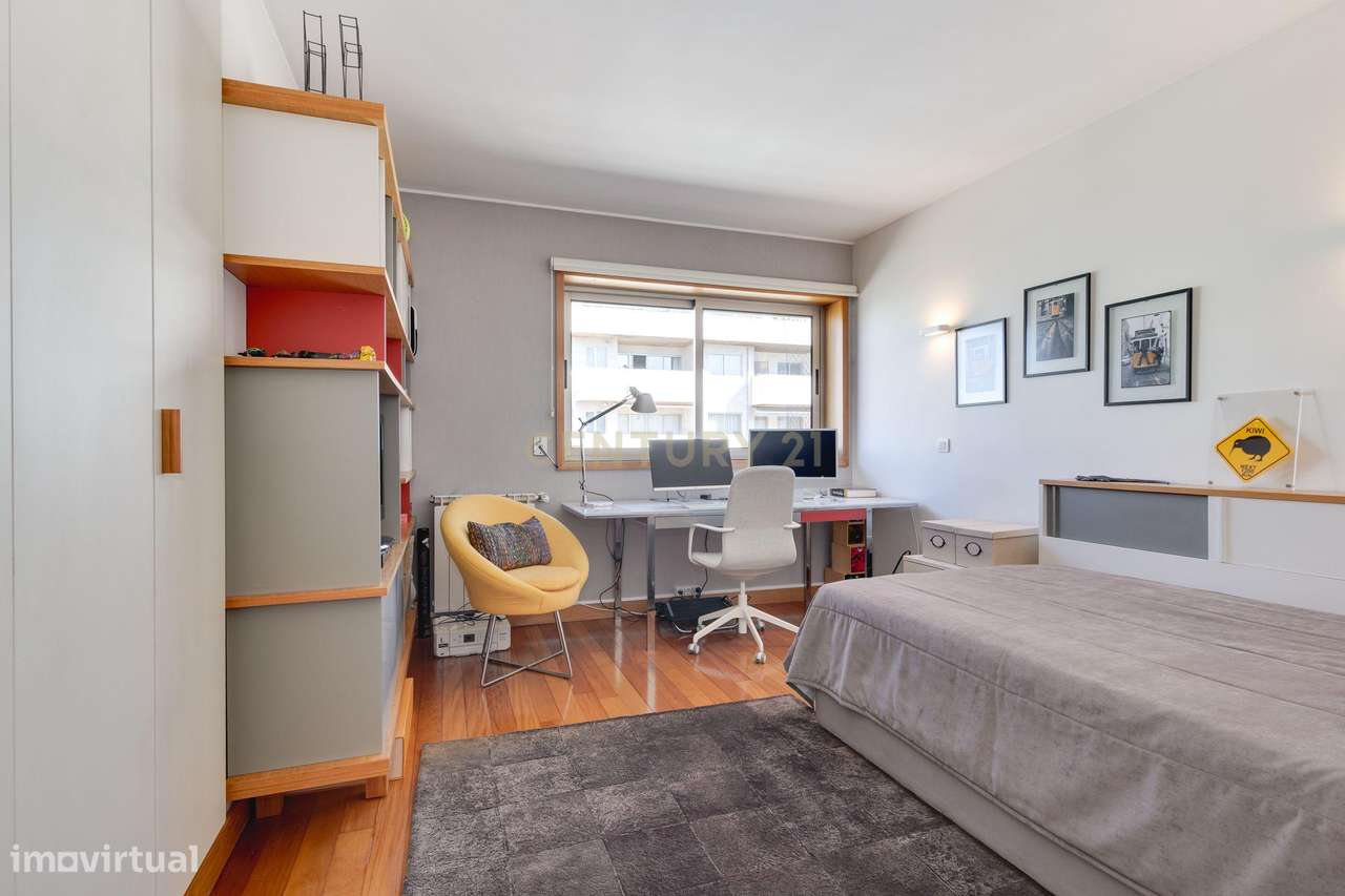 T4+1 na 1ª linha Condomínio fechado Parque das Conchas-50