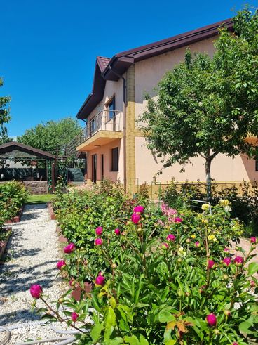 Casa perfectă pentru tine – spațioasă, confortabilă și gata de mutare!-0