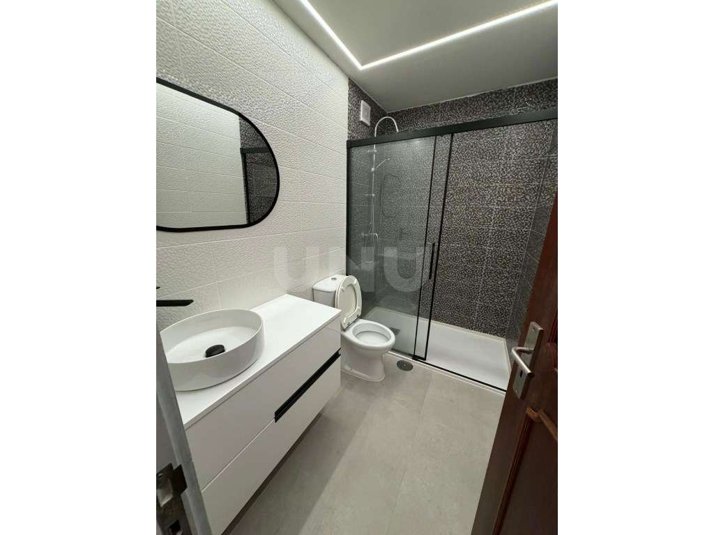 T1 Renovado para venda em Sé, Braga-4