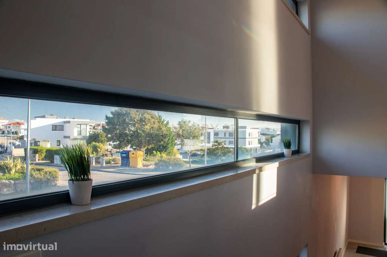 Viva o Luxo à Beira-Mar: Moradia Espetacular T5 com Piscina na Deslumb-42