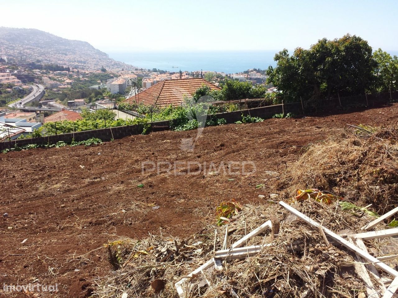 Terreno Funchal com vista mar