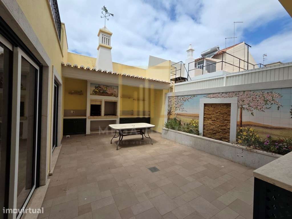 Moradia T5 com piscina + Apartamento T3, em centro de Lagoa (Algarve)-20