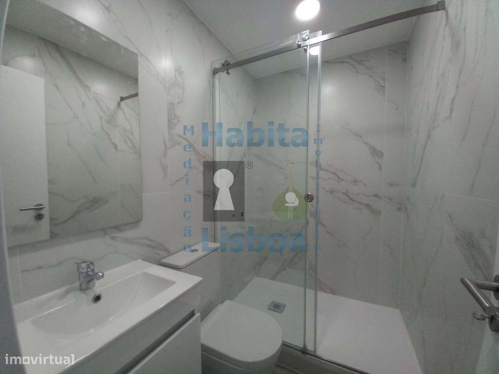 Duplex T3 Com Terraço junto à Praia Costa da Caparica-41