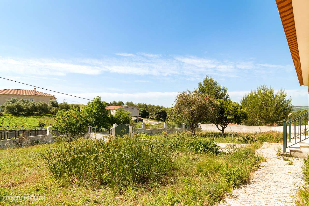Moradia com terreno e árvores de fruto a 40mn de Lisboa-42