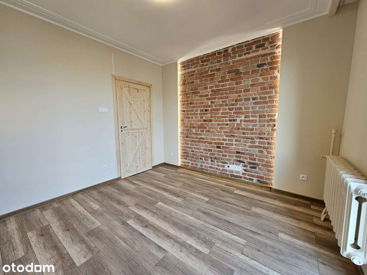 Dwa pokoje po generalnym remoncie | Sztukateria i cegła | 48,6 m2-14