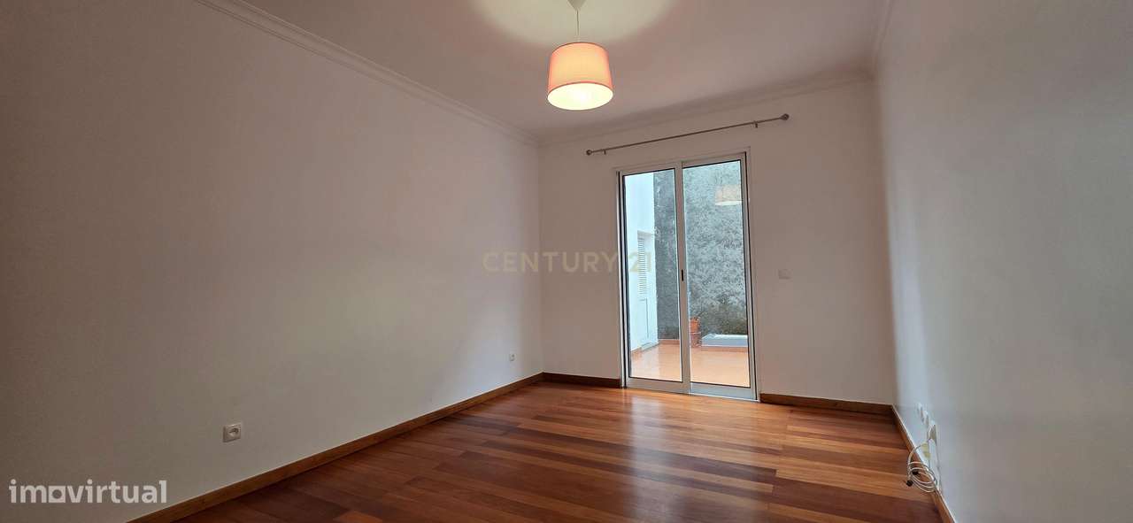 Apartamento T2+1 em Santo António-22