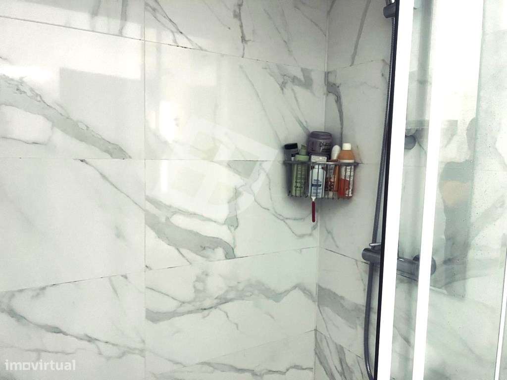 Apartamento T4 c/ Varanda - Av. Lourenço Peixinho-36