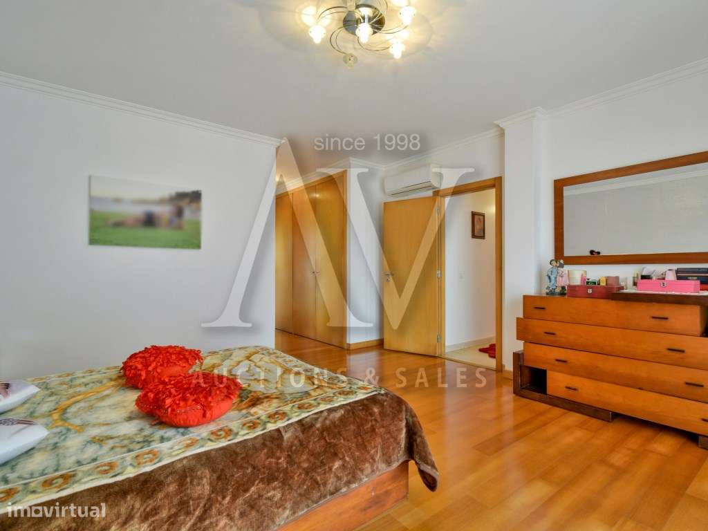 Moradia Independente V3+1 de R/C e Cave-21