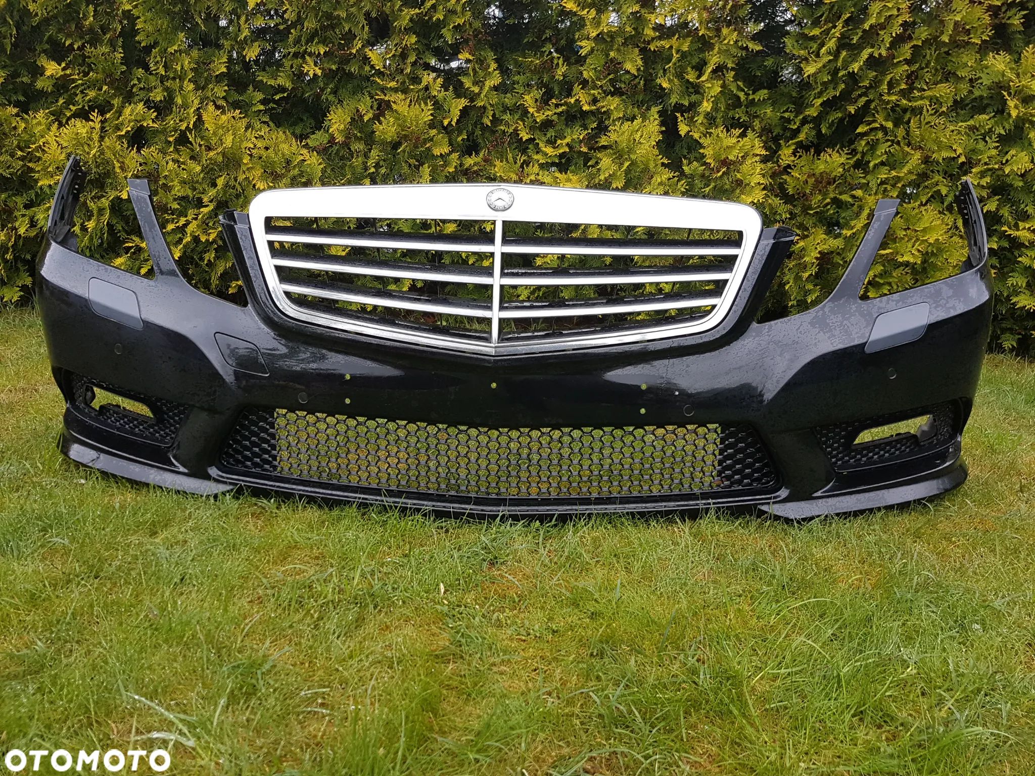 MERCEDES E-KLASA W212 AMG ZDERZAK PRZÓD GRILL PRZED LIFT - 1