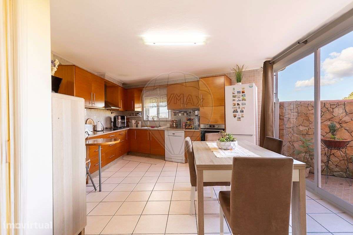 Moradia T4 para venda-5