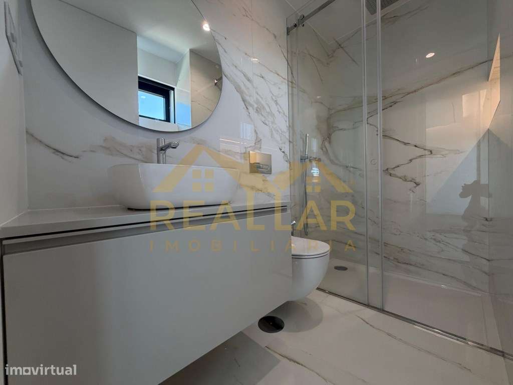 Villas Rio & Mar: Moradias T4 Exclusivas na Primeira Linha de Espos...-16