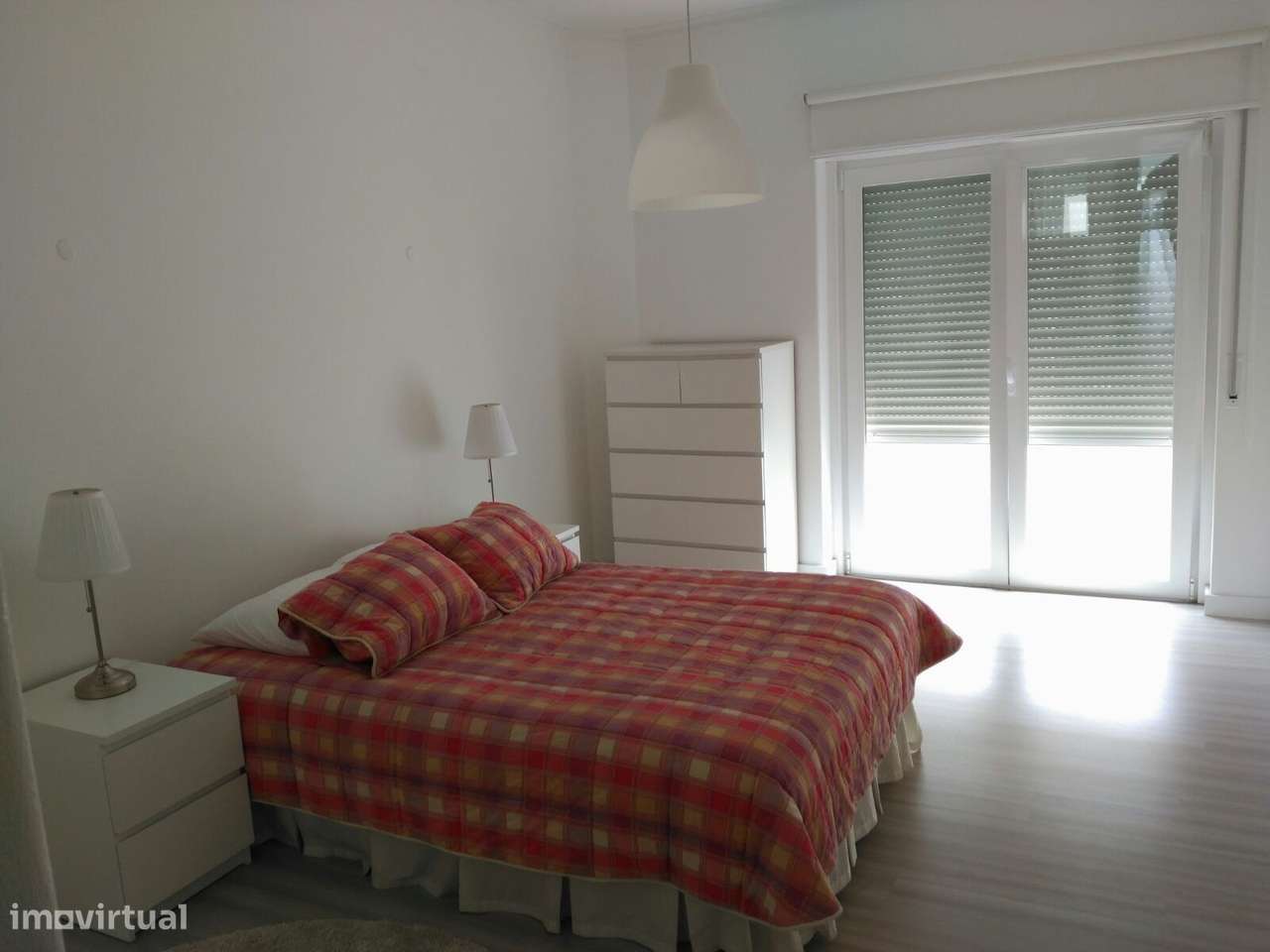 T1 com varanda, ar condicionado e excelente localização - Grande imagem: 3/7