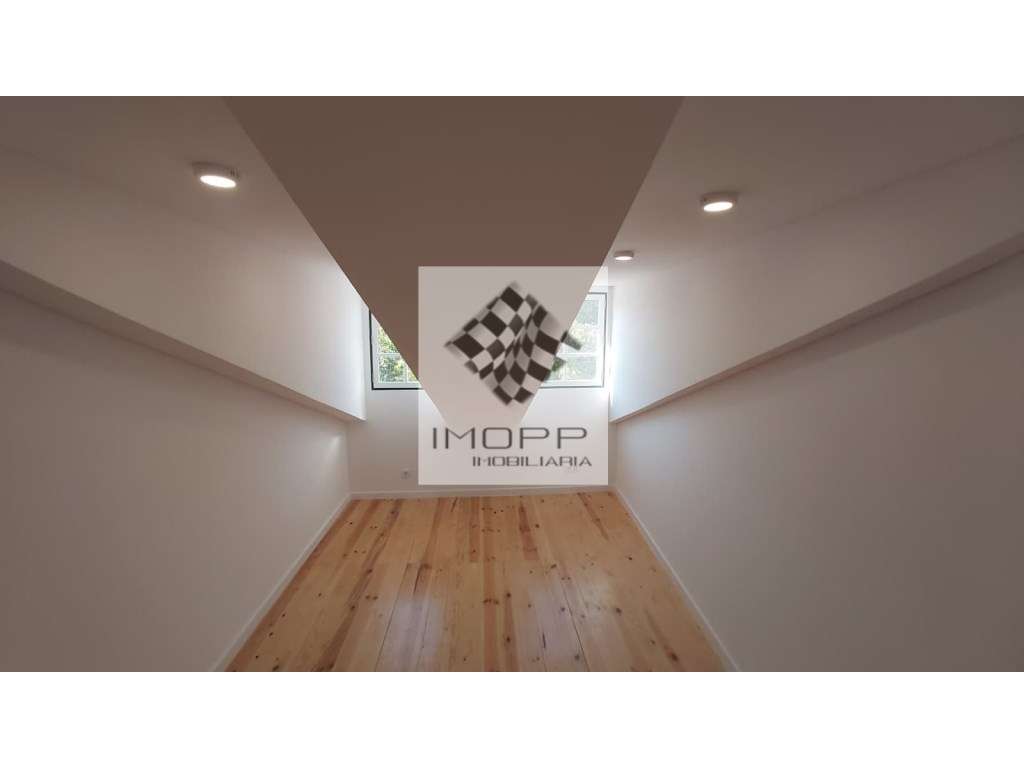 Moradia T2 +2 no centro histórico de Carnide-16