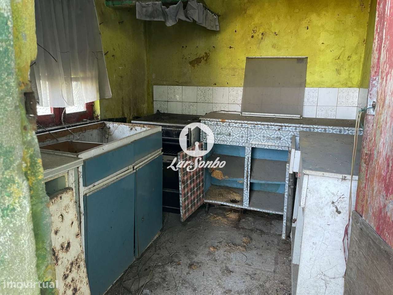 Moradia para restauro com terreno de 207.5m² em Bougado, Trofa - Grande imagem: 4/18