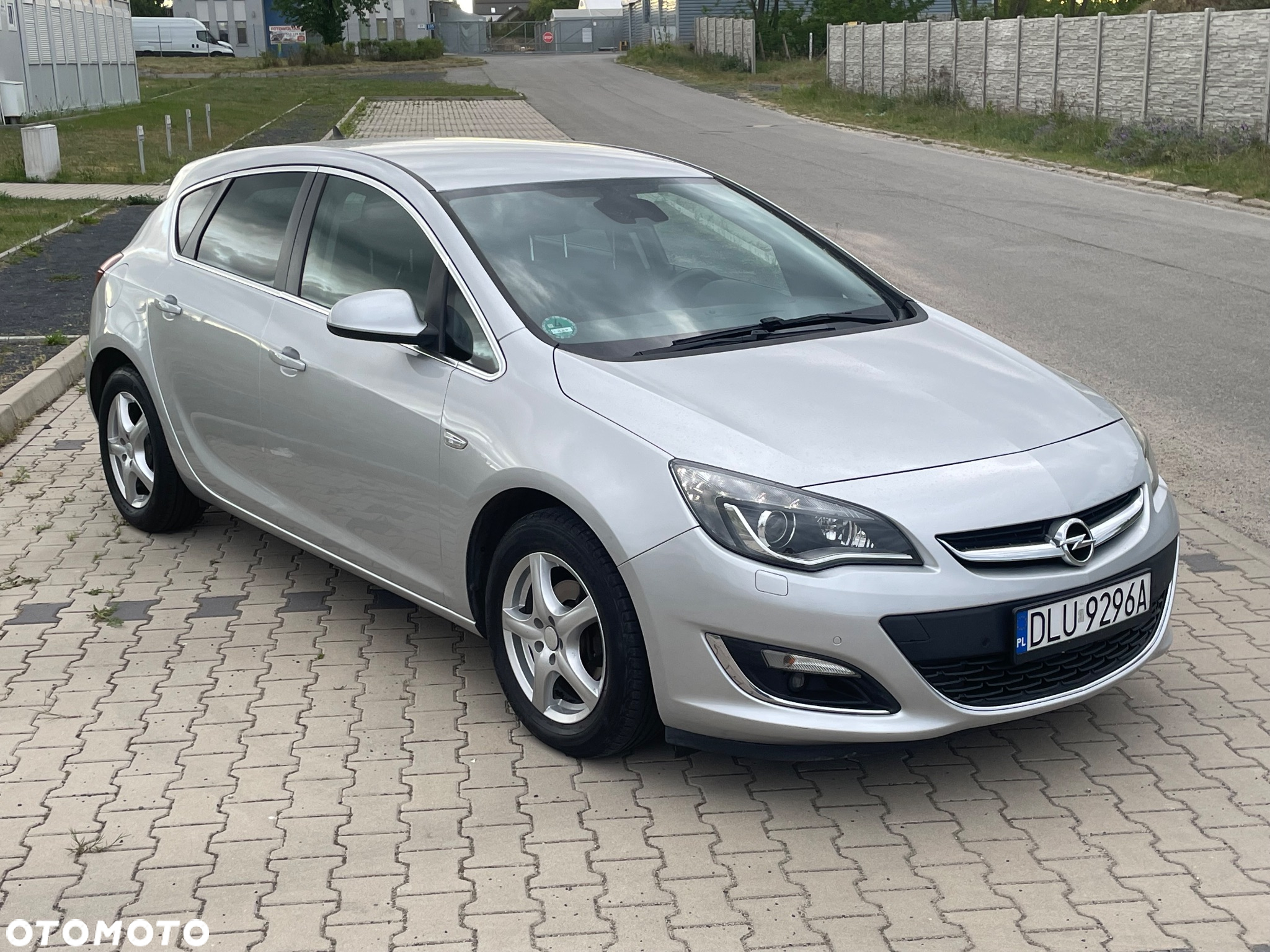 Opel Astra IV 1.4 T Cosmo EU6 - 5