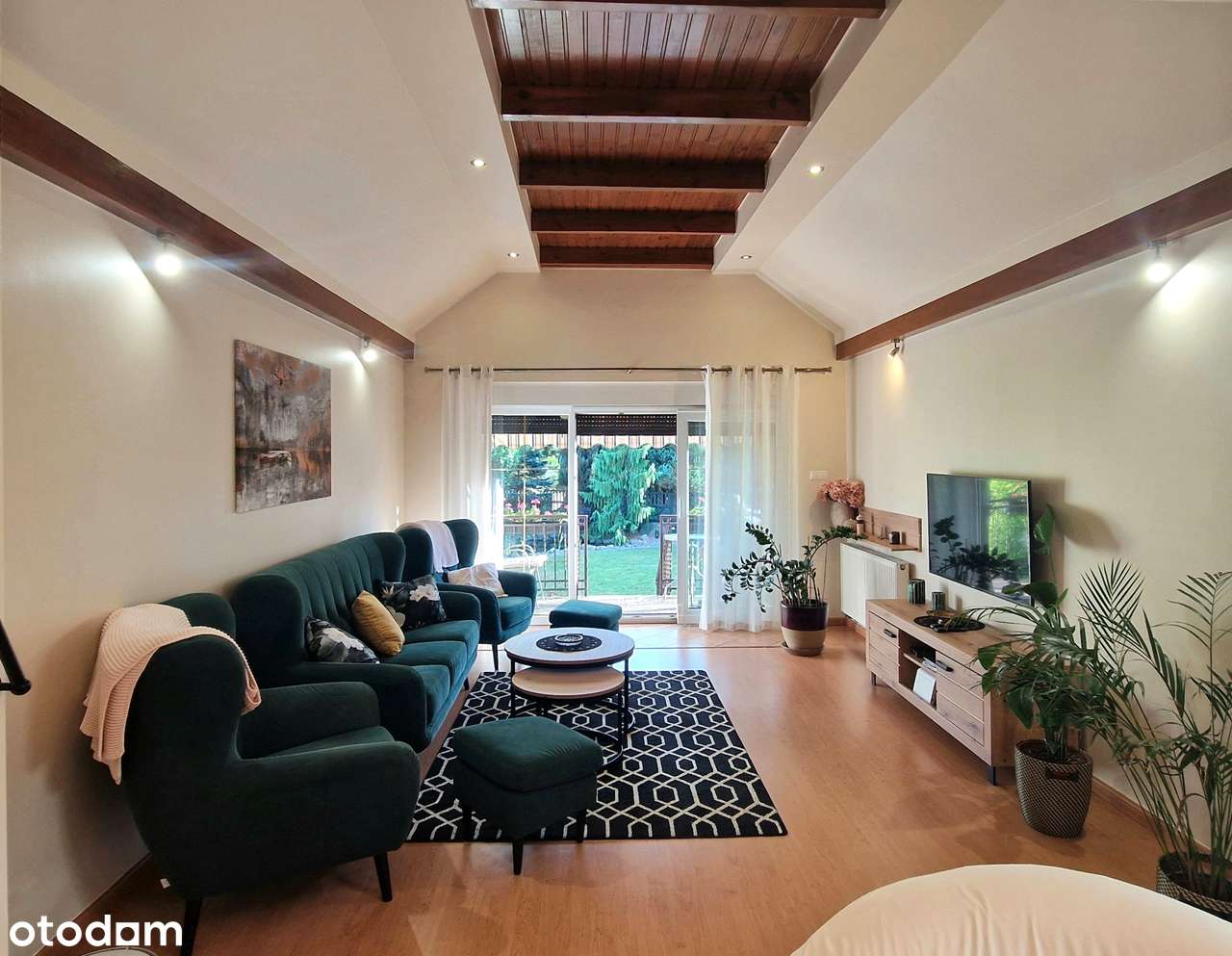 Przestronny bardzo zadbany dom, osobny garaż, zagospodarowany ogród-2