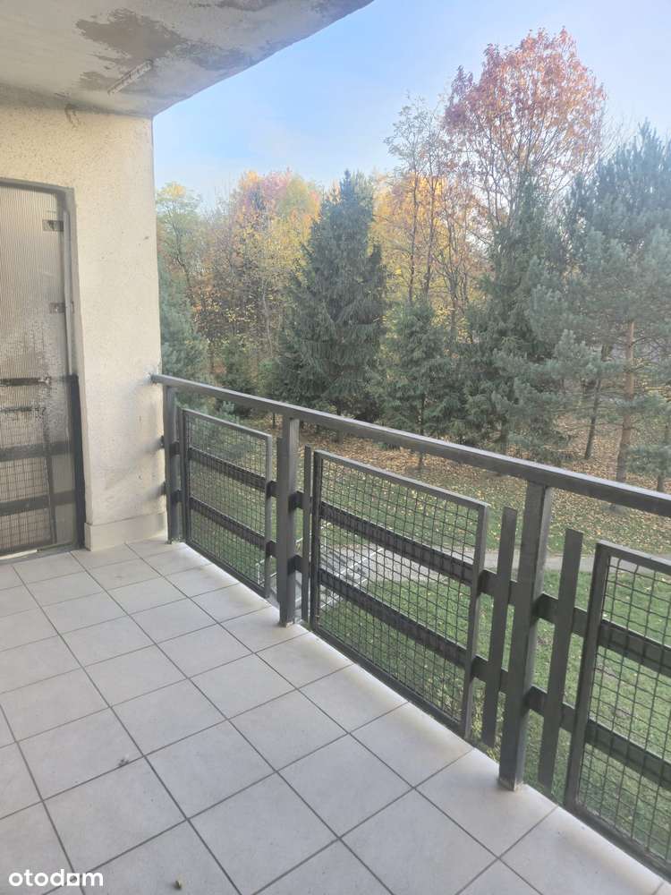 Mieszkanie 3- pokojowe z dużym balkonem 8 m-3