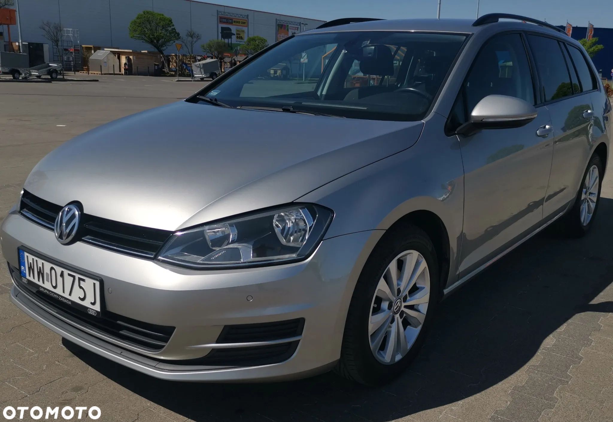 Volkswagen Golf - 1