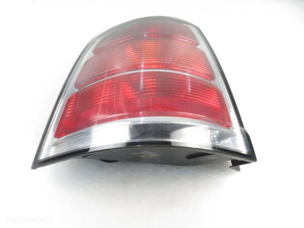 LAMPA LEWA TYLNA OPEL ZAFIRA B 24451841 - 2