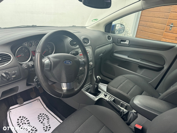 Ford Focus 1.6 16V Titanium - 6